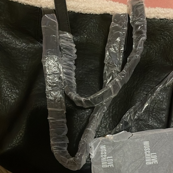 LOVE MOSCHINO Large Berber Lined Tote with Zip Pouch in black - Picture 8 of 12